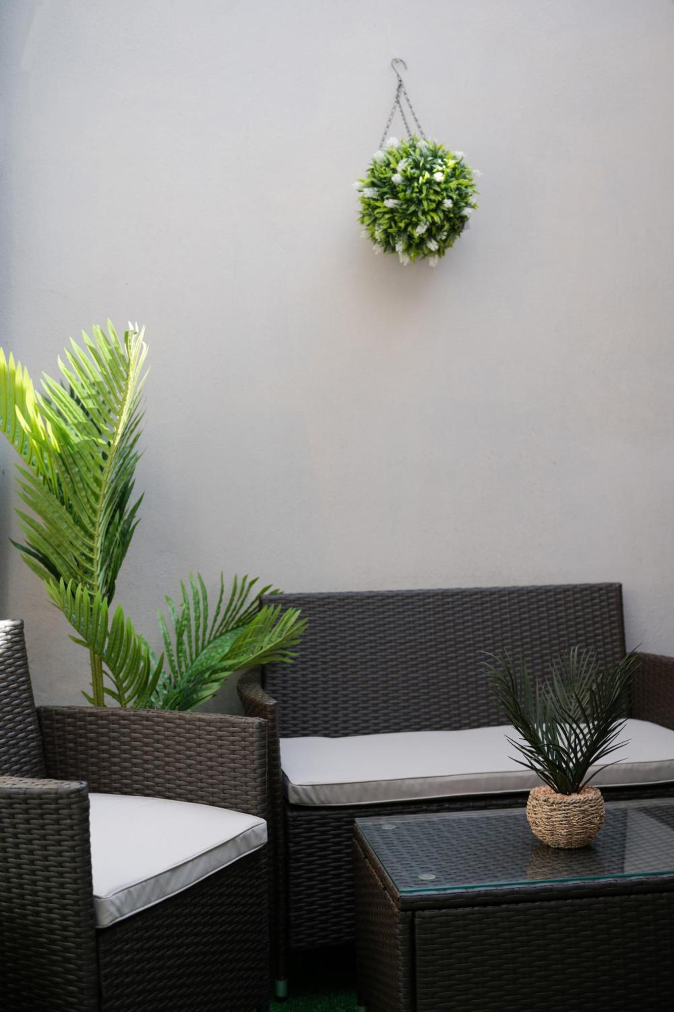 Stylish Two Bedroom Apartment By Central London With Garden Exterior photo